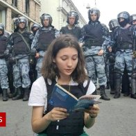 Olga Misik: Russia's 'Tiananmen teen' protester on front line - BBC News