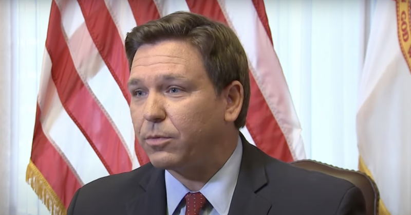 DeSantis Jealous of Abbott 's 'Good Political Fortune' on Migrants