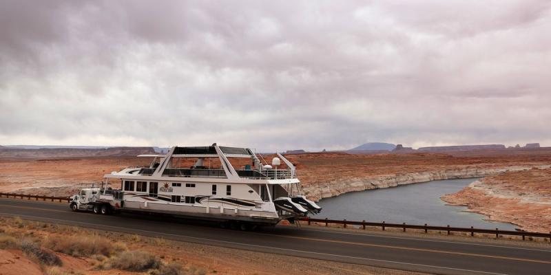 The Colorado River drought across Lake Mead and Lake Powell, as seen in NASA satellite images - Vox