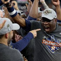 Dusty Baker reacts to first World Series win as manager: 'You gotta persevere' 