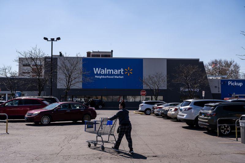 What Walmart's pullback from Chicago says about Corporate America's limits | CNN Business