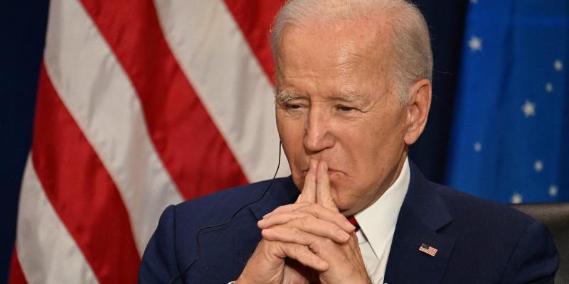 Biden Repeats Story 'Nearly Word for Word' Minutes After Telling It