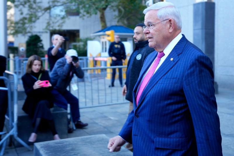 Gold bars in Bob Menendez bribery case linked to 2013 robbery: NBC