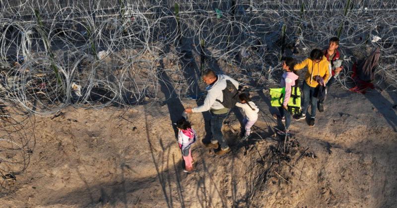 Migrant crossings fall sharply along Texas border, shifting to Arizona and California - CBS News