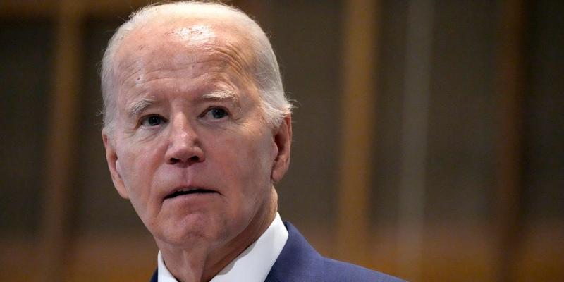 Biden's reliance on notecards to answer questions at fundraisers worries some donors: Report | Fox News