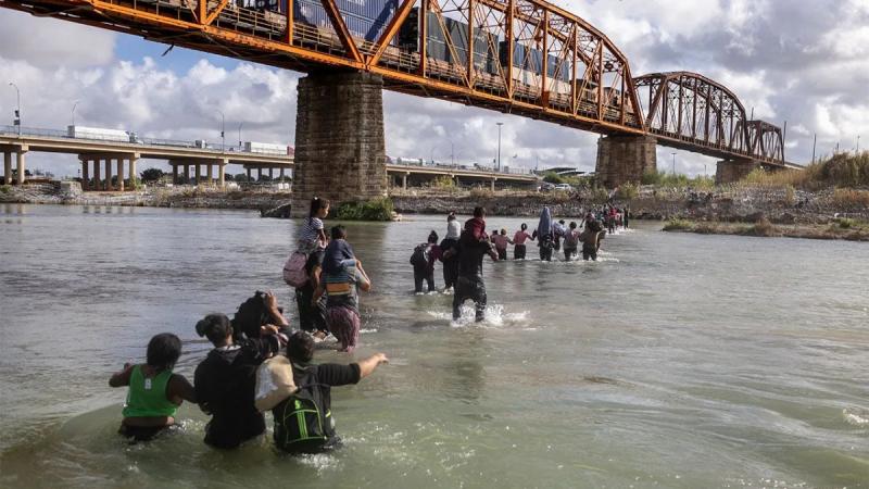Appeals court to allow Texas immigration law that criminalizes illegal migrant crossings