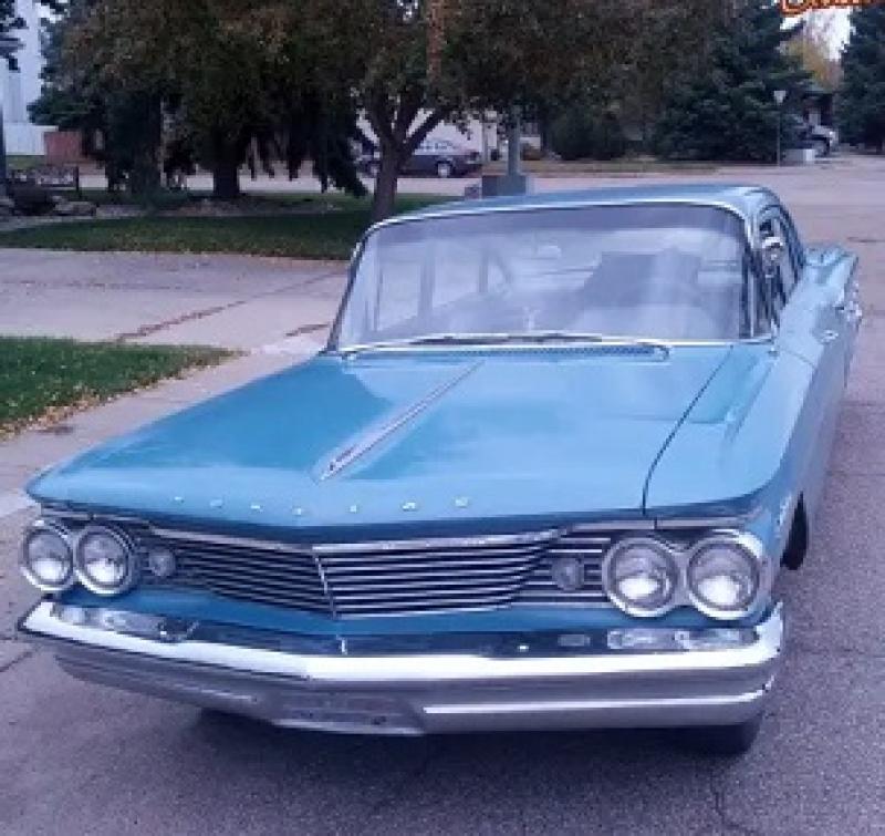 Revisiting the 1960 Pontiac Laurentian: All-Canadian, Ey?