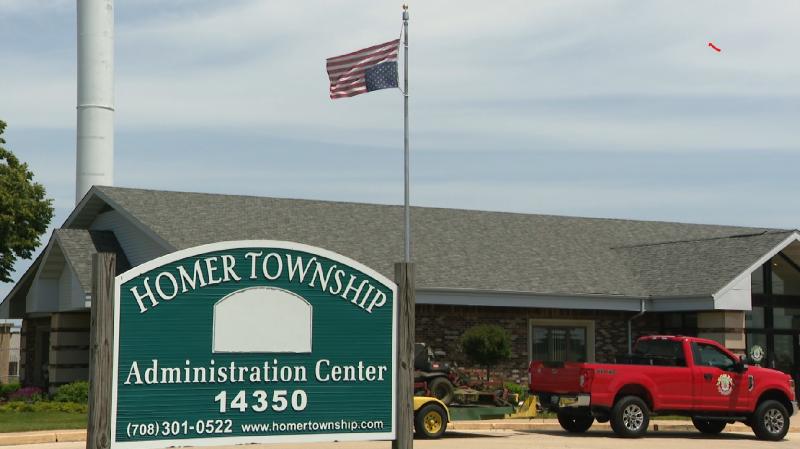 Village Of Homer Glen 'does not condone' flying American flag upside down | WGN-TV