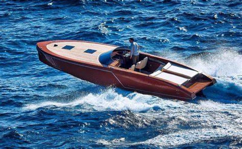 Classic Elegance Revived: 5 Modern Runabout Boats Paying Homage to Timeless Designs