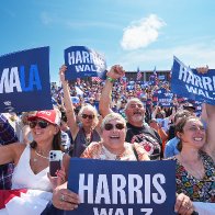 Trump Is Freaking Out Over Kamala Harris' Crowd Sizes