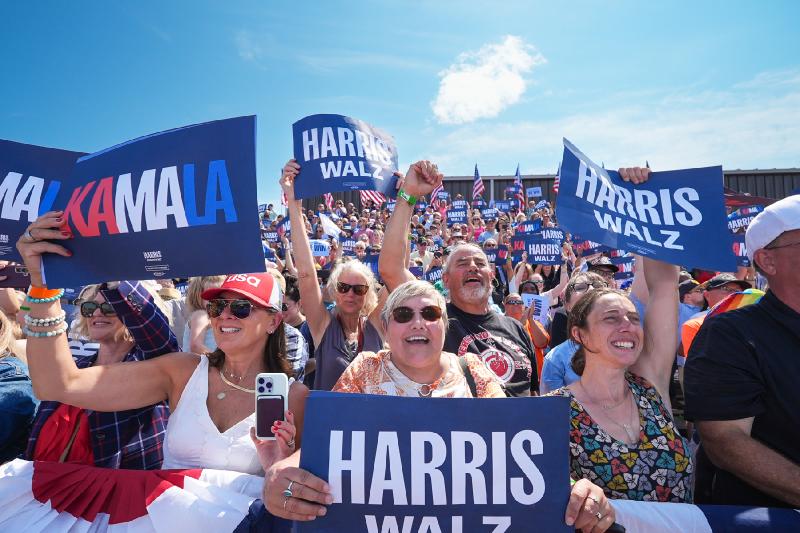 Trump Is Freaking Out Over Kamala Harris' Crowd Sizes