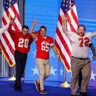 Social media calls out Tim Walz coaching history after former players take center stage at DNC