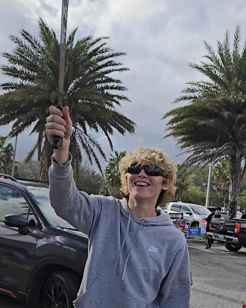 Machete-wielding teen arrested after group accused of intimidating Democratic supporters at Florida polling station, police say