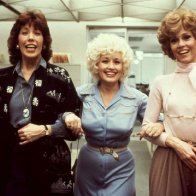 Jane Fonda Says '9 to 5' Sequel Is Moving Forward With Original Cast