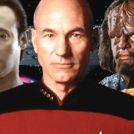 Star Trek Reveals A TNG Character Became Enterprise Captain After Picard