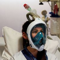 Coronavirus: Hospitals turn to snorkel masks to ease respirator overload