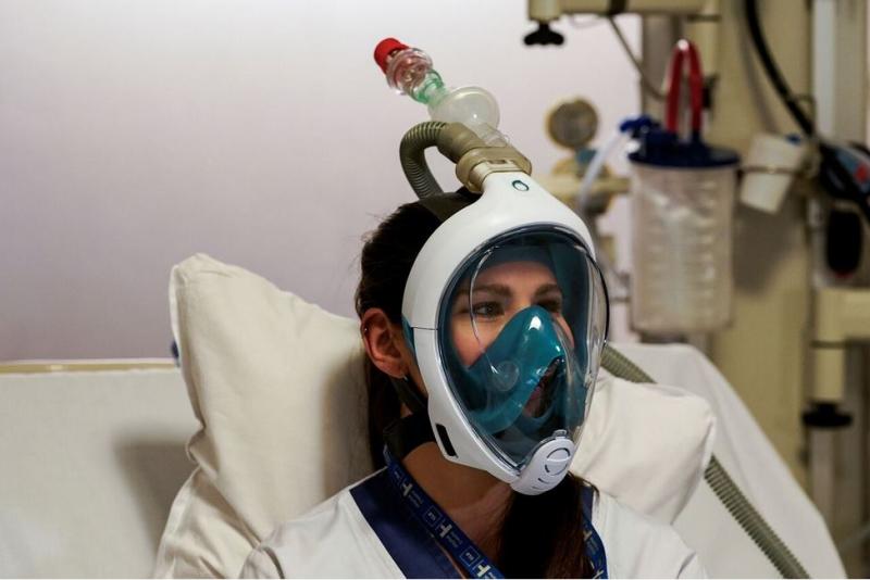 Coronavirus: Hospitals turn to snorkel masks to ease respirator overload