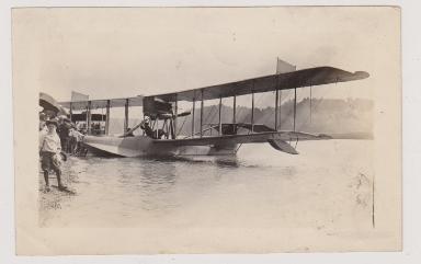 Scan_20140620 11 flying boat 1920s.png