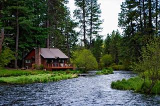 Cabin near stream.jpg